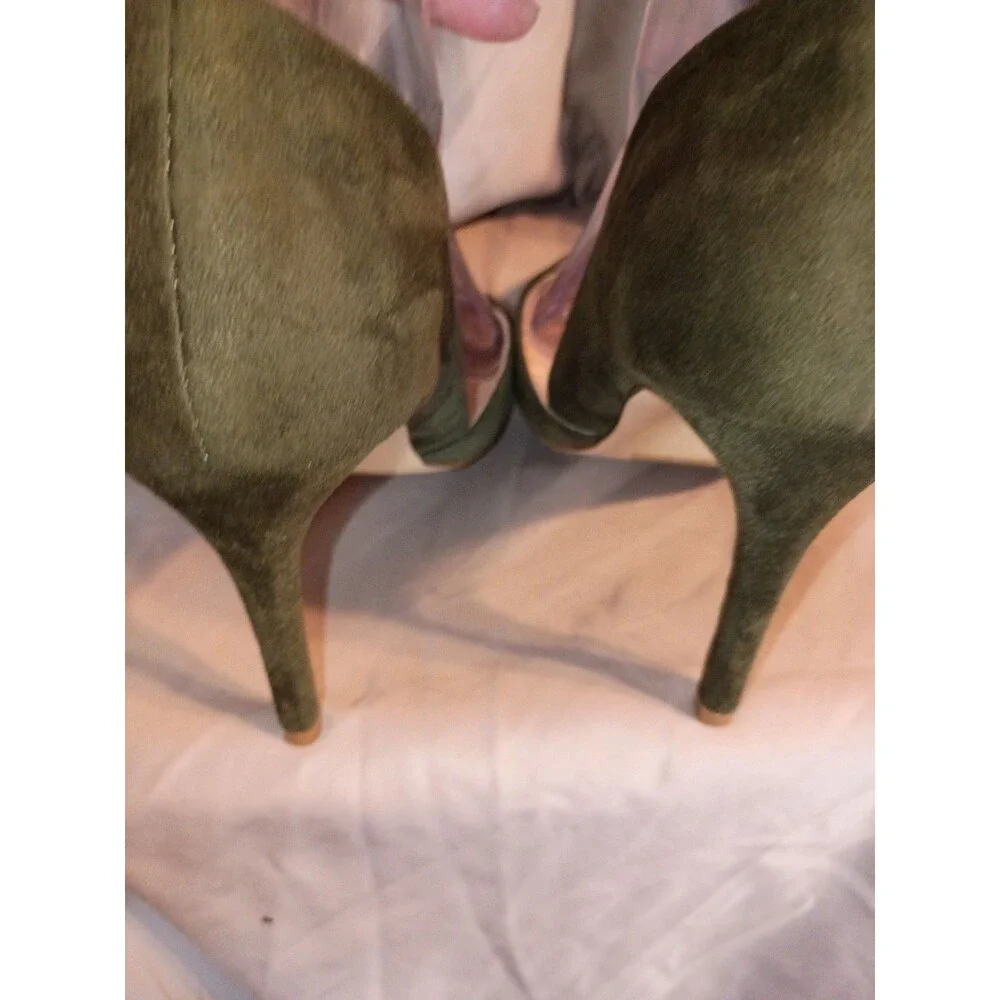 H By Halston Green Faux Suede Heels Sz 10